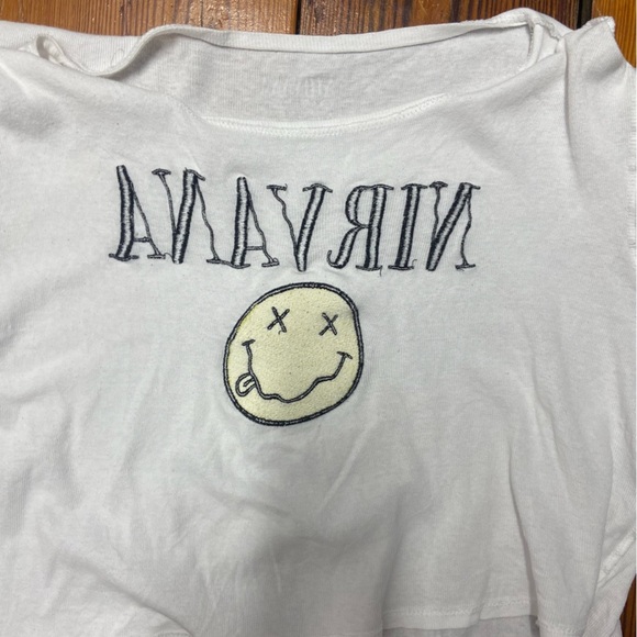 Nirvana White Embroidered Graphic Women's Crop Top Size L Grunge Rock Boxy 90s - Picture 3 of 6